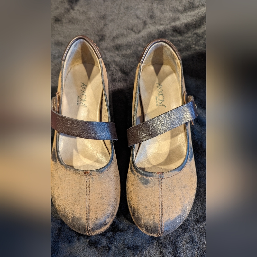 Axxiom Shoes For Life size 6